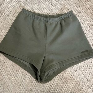 Aritzia cozy fleece shorts